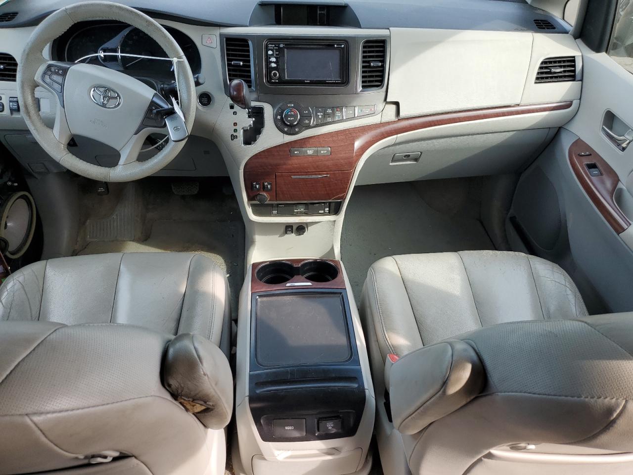 2012 Toyota Sienna Xle VIN: 5TDYK3DC8CS279265 Lot: 82003505