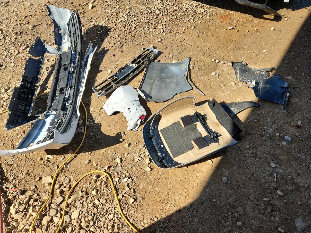 2015 Hyundai Genesis 3.8L VIN: KMHGN4JE7FU072201 Lot: 89824045