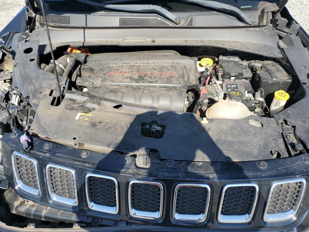 2018 Jeep Compass Latitude VIN: 3C4NJCBB2JT182727 Lot: 85762575