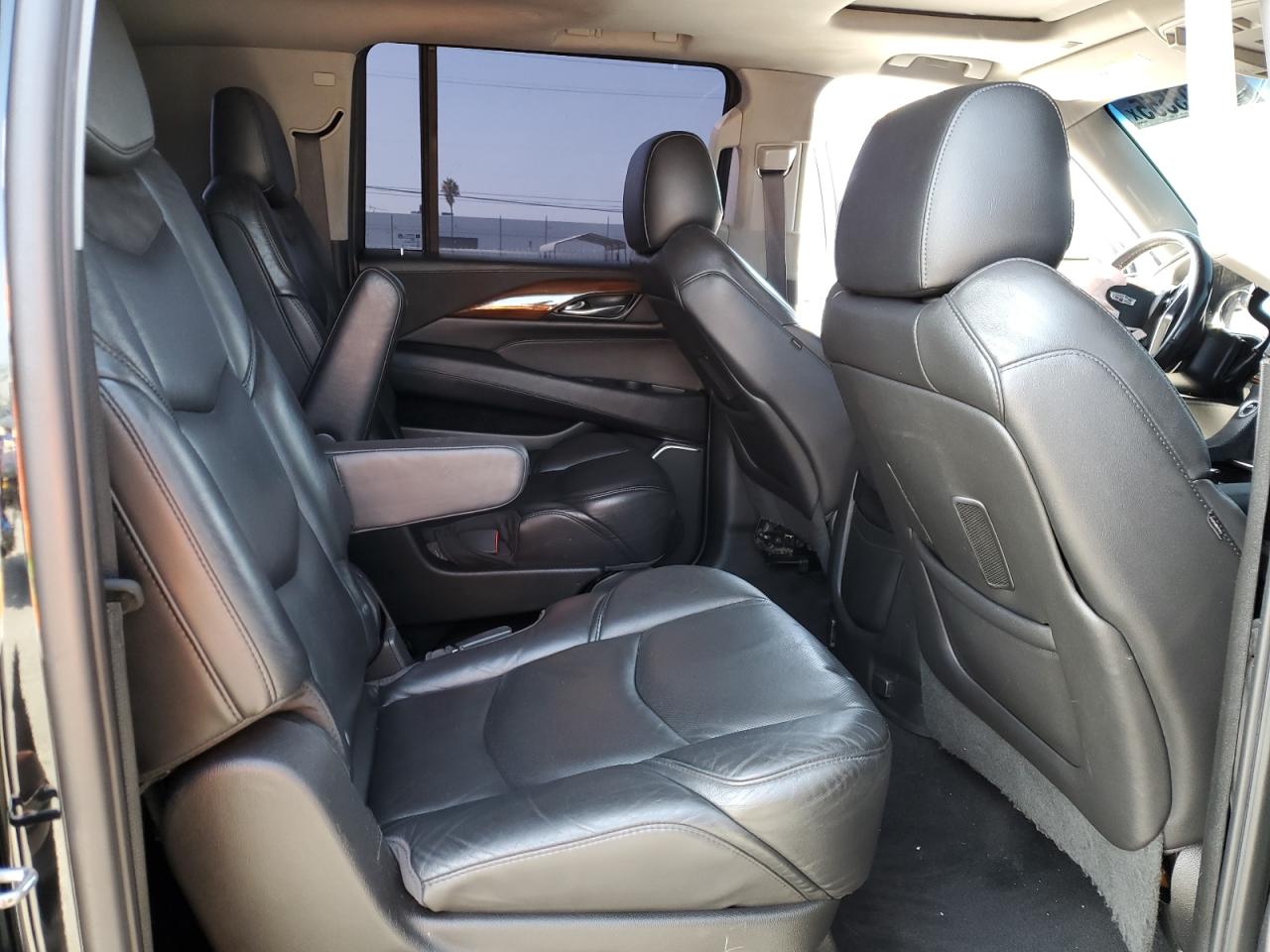 2018 Cadillac Escalade Esv Luxury VIN: 1GYS3HKJ5JR346704 Lot: 87403555