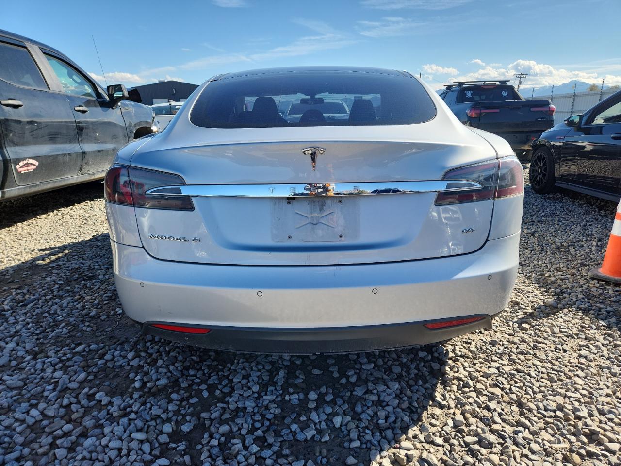 2014 Tesla Model S VIN: 5YJSA1S12EFP44712 Lot: 86455045