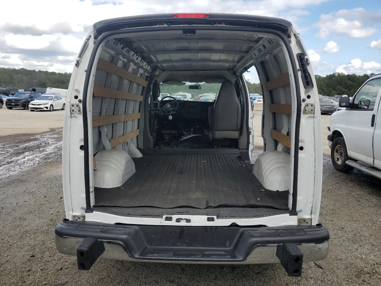 2023 Chevrolet Express G2500 VIN: 1GCWGAFP0P1230173 Lot: 84646475