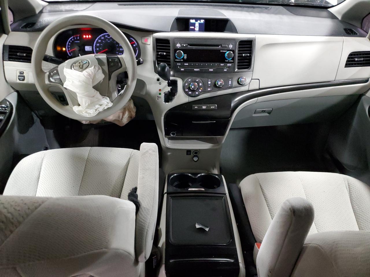 2012 Toyota Sienna Le VIN: 5TDKK3DC7CS184881 Lot: 82403905