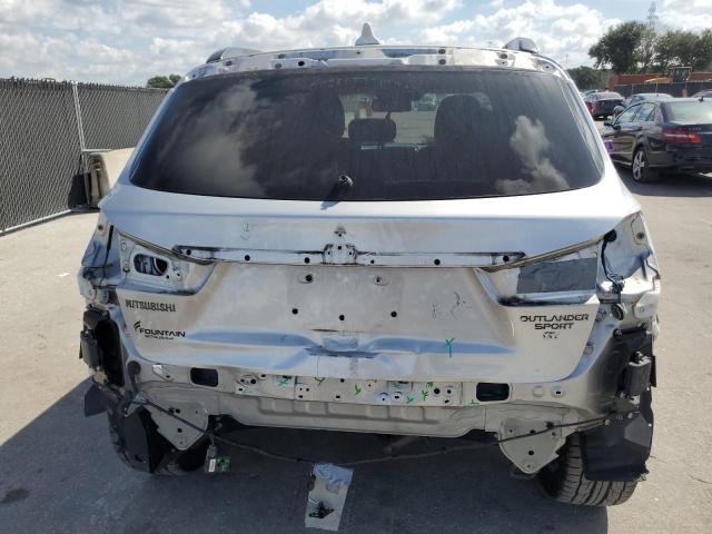  MITSUBISHI OUTLANDER 2019 Srebrny