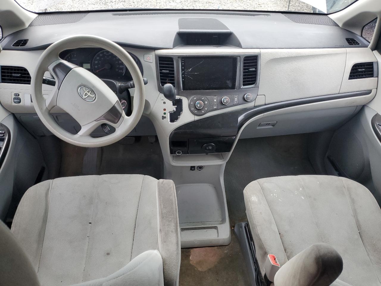 2011 Toyota Sienna VIN: 5TDZK3DC5BS139824 Lot: 82233375