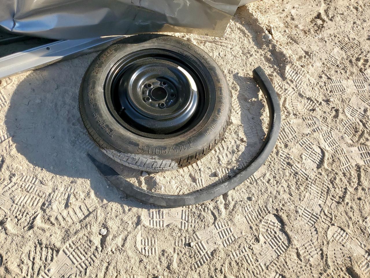 2016 Nissan Rogue S VIN: KNMAT2MT2GP600077 Lot: 85083385