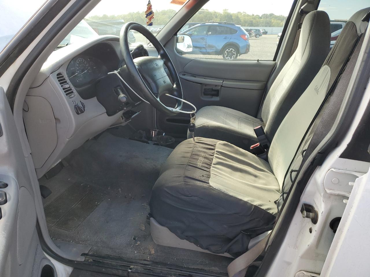 2000 Ford Explorer Xls VIN: 1FMZU72X3YZB56809 Lot: 84072995