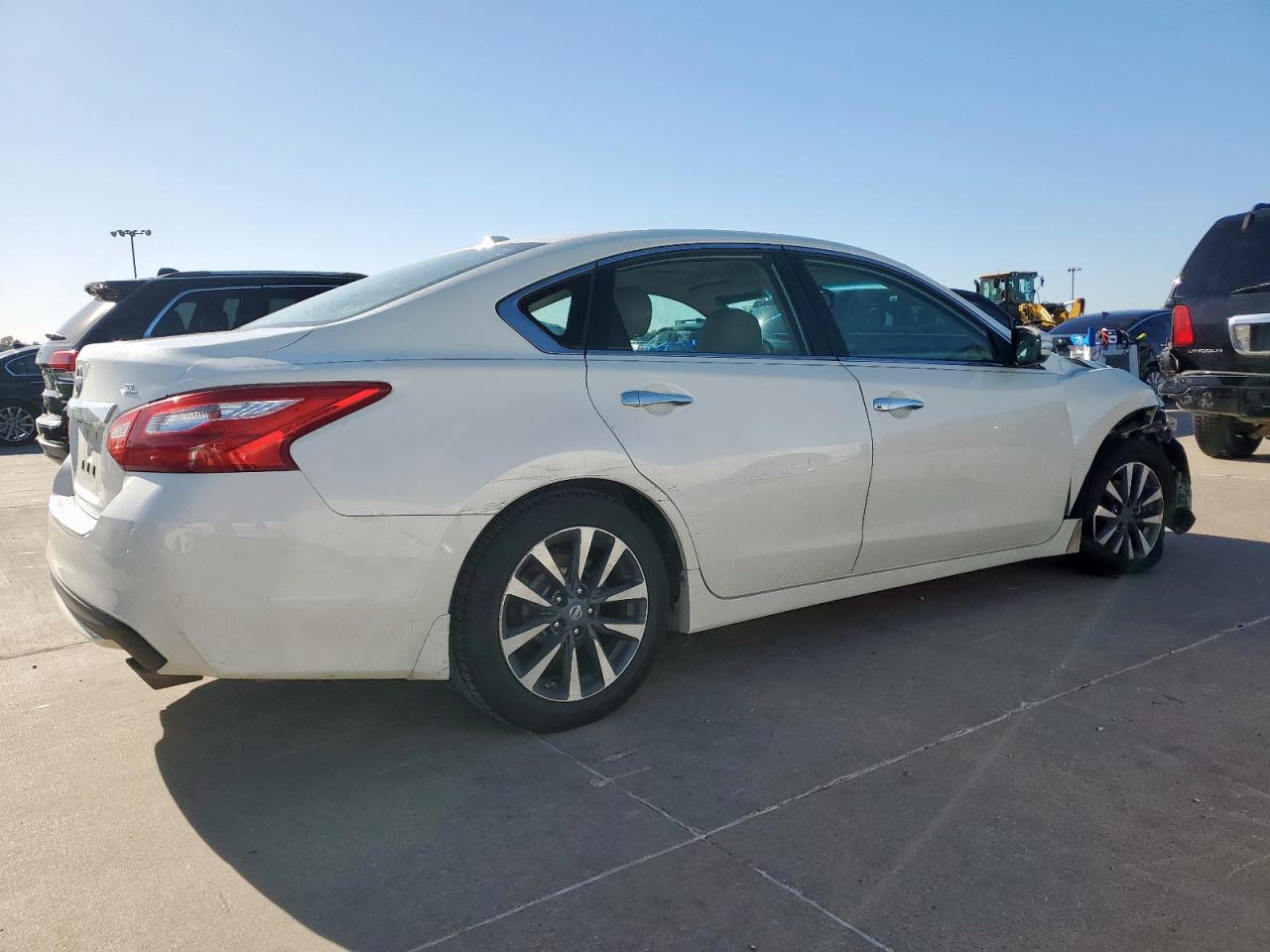 2016 Nissan Altima 2.5 white null gas 1N4AL3AP3GC242644 photo #4