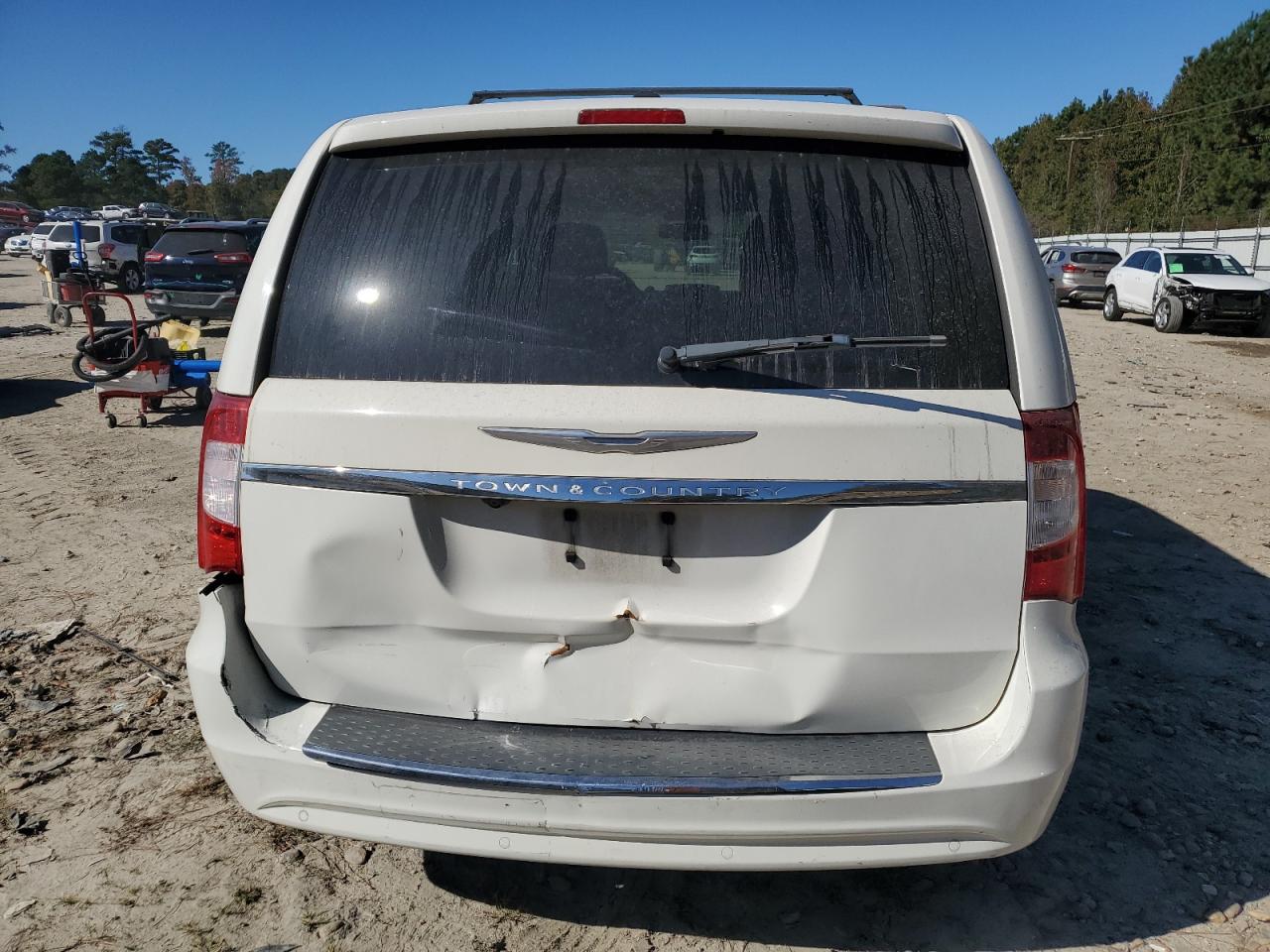 2011 Chrysler Town & Country Touring VIN: 2A4RR5DG2BR698230 Lot: 82600485