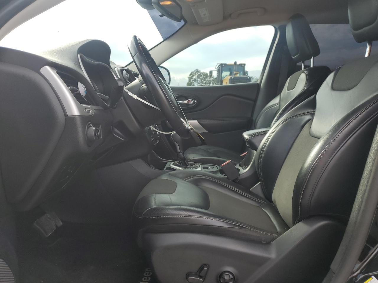 2018 Jeep Cherokee Latitude Plus VIN: 1C4PJLLB6JD611400 Lot: 84817885