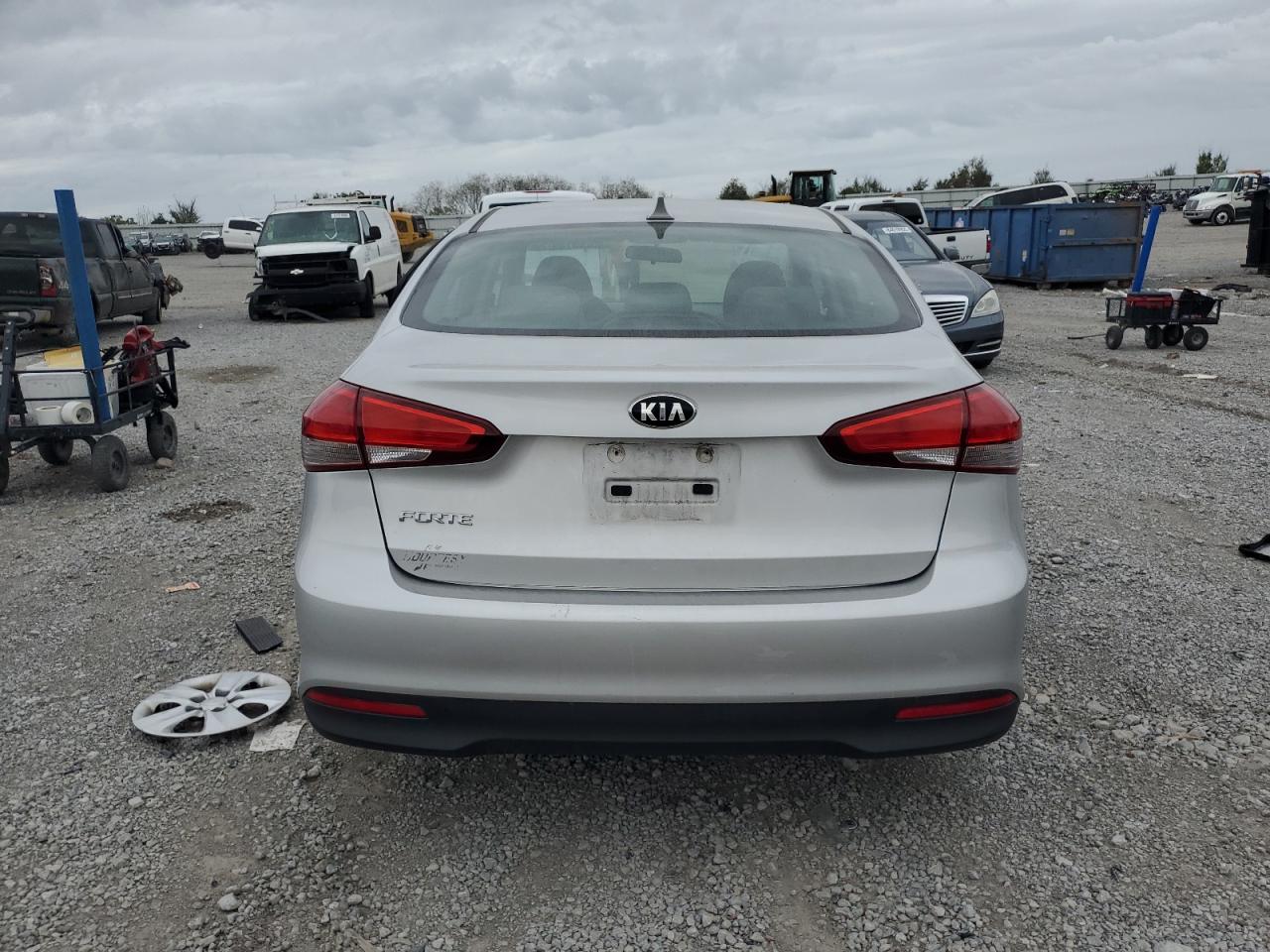 2018 Kia Forte Lx VIN: 3KPFK4A76JE244042 Lot: 85266755
