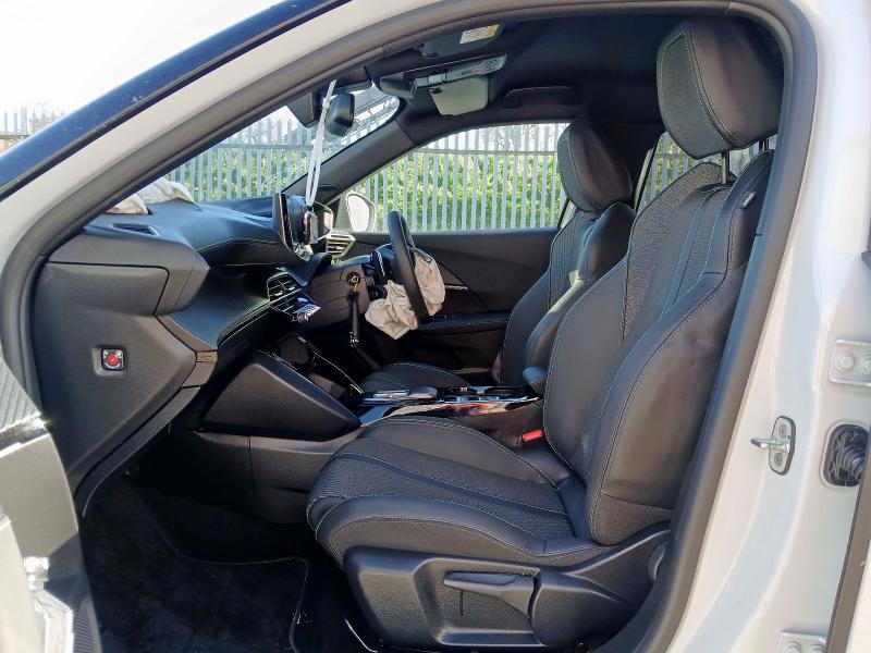 2025 PEUGEOT 2008 1.2 HYBRID 136 GT 5DR E-DSC6