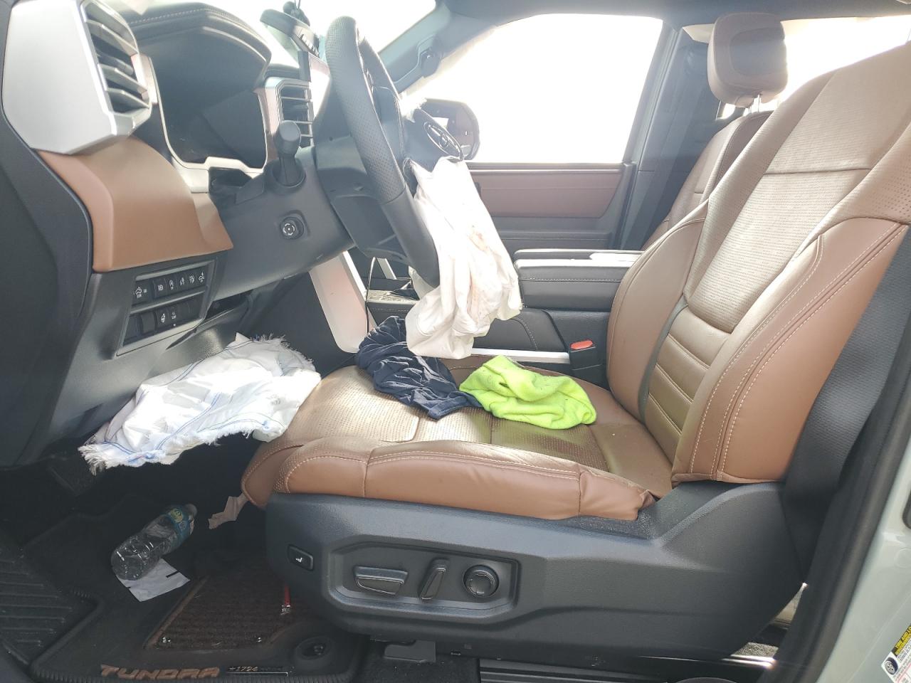 2024 Toyota Tundra Crewmax Platinum VIN: 5TFMA5DB1RX226690 Lot: 82187565