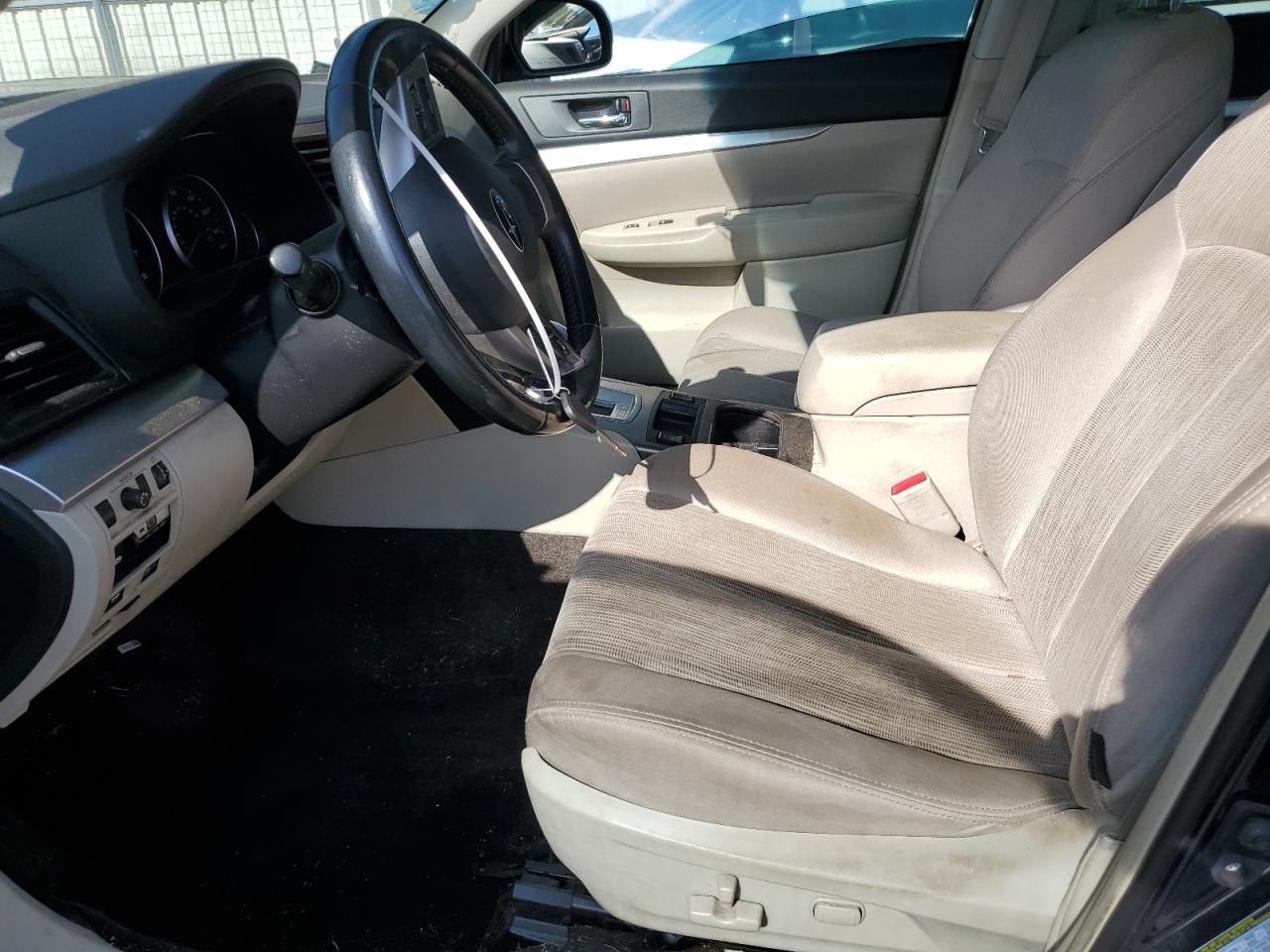 2014 Subaru Legacy 2.5I Premium VIN: 4S3BMBC61E3013130 Lot: 81643825