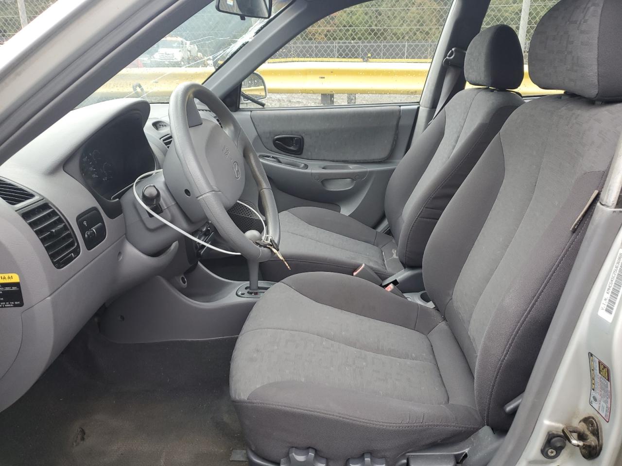 2005 Hyundai Accent Gl VIN: KMHCG45C25U636868 Lot: 82320125
