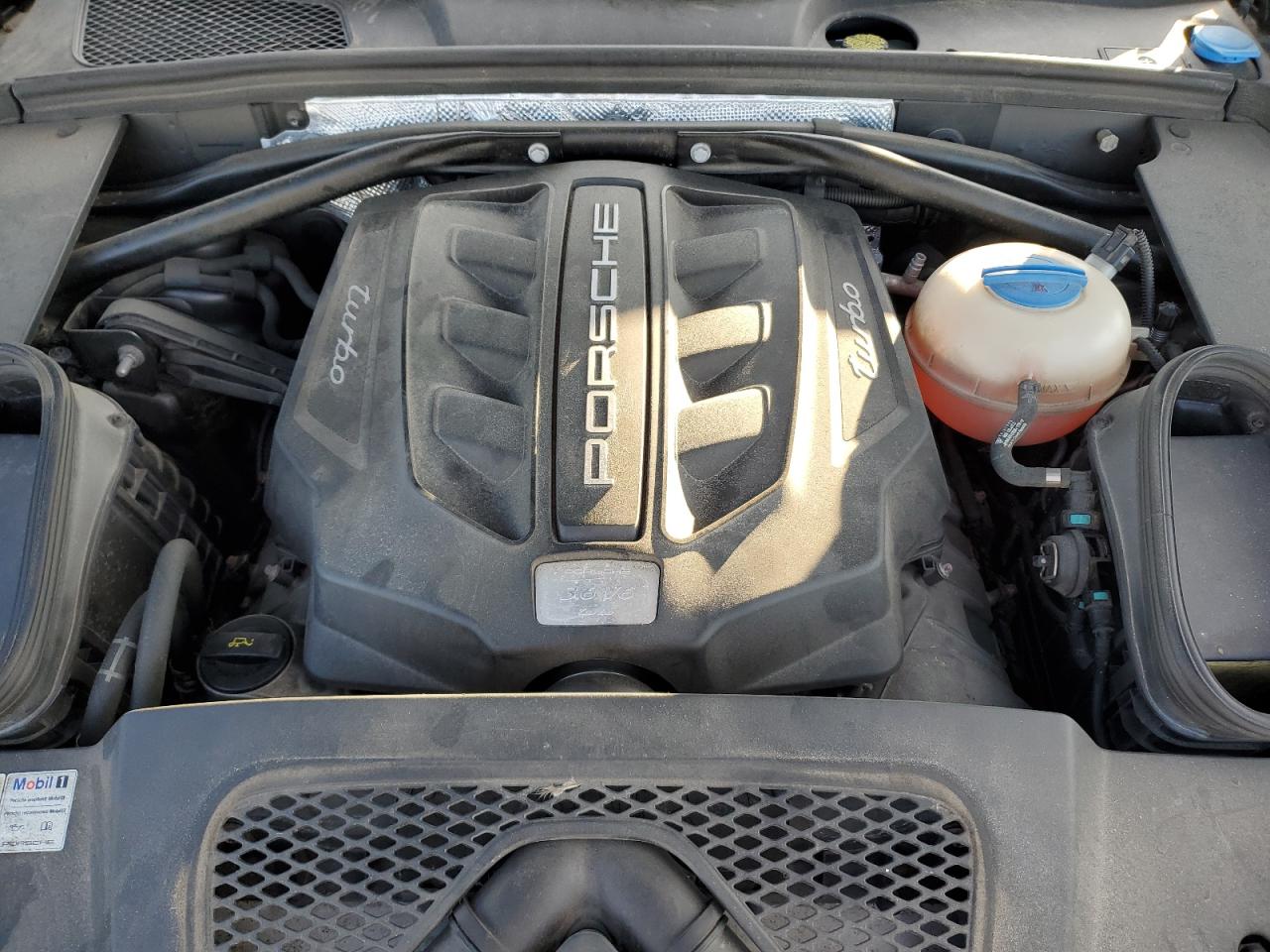 2015 Porsche Macan Turbo VIN: WP1AF2A57FLB48547 Lot: 89650365