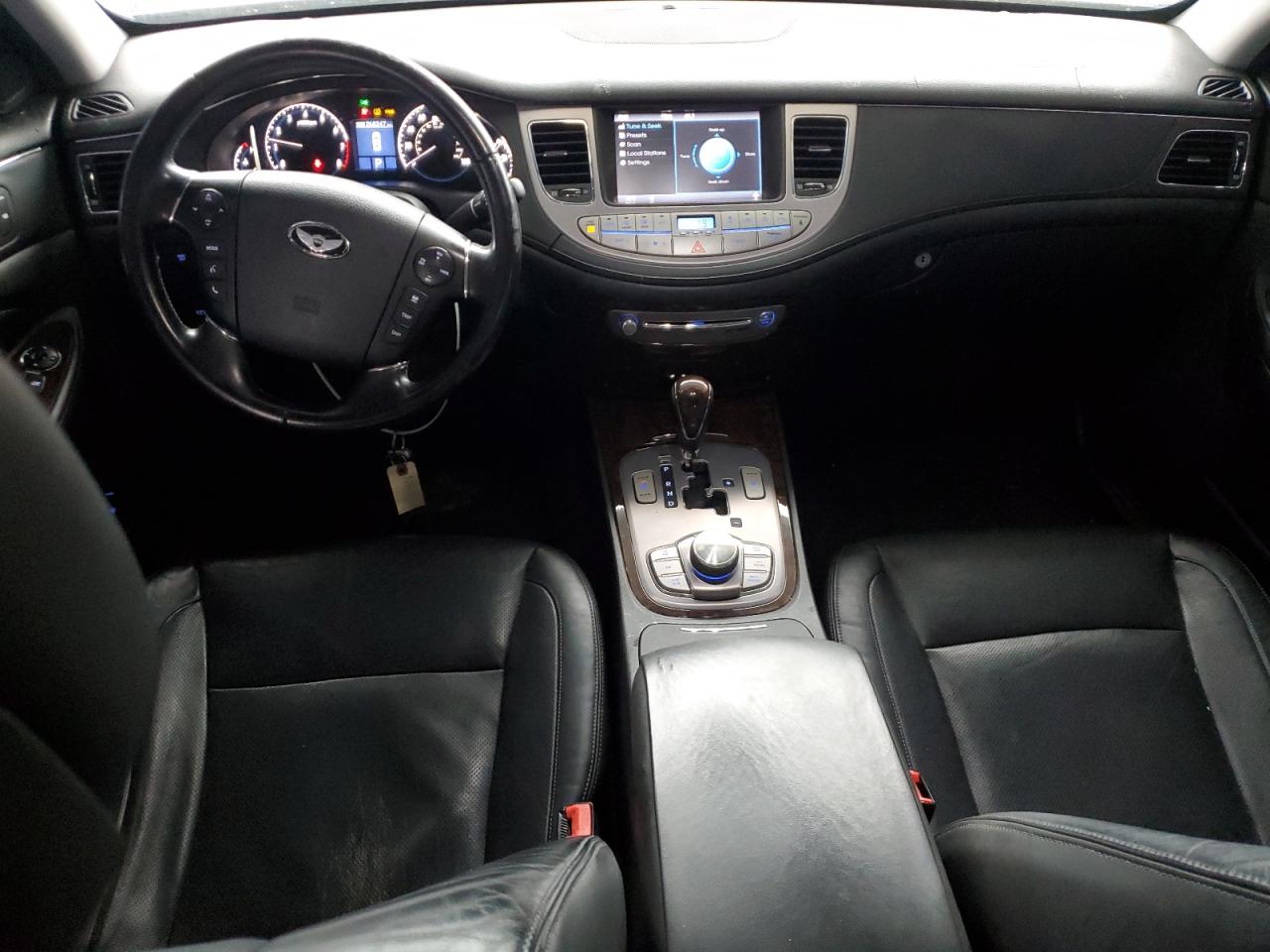 2011 Hyundai Genesis 3.8L VIN: KMHGC4DE9BU142499 Lot: 90055605