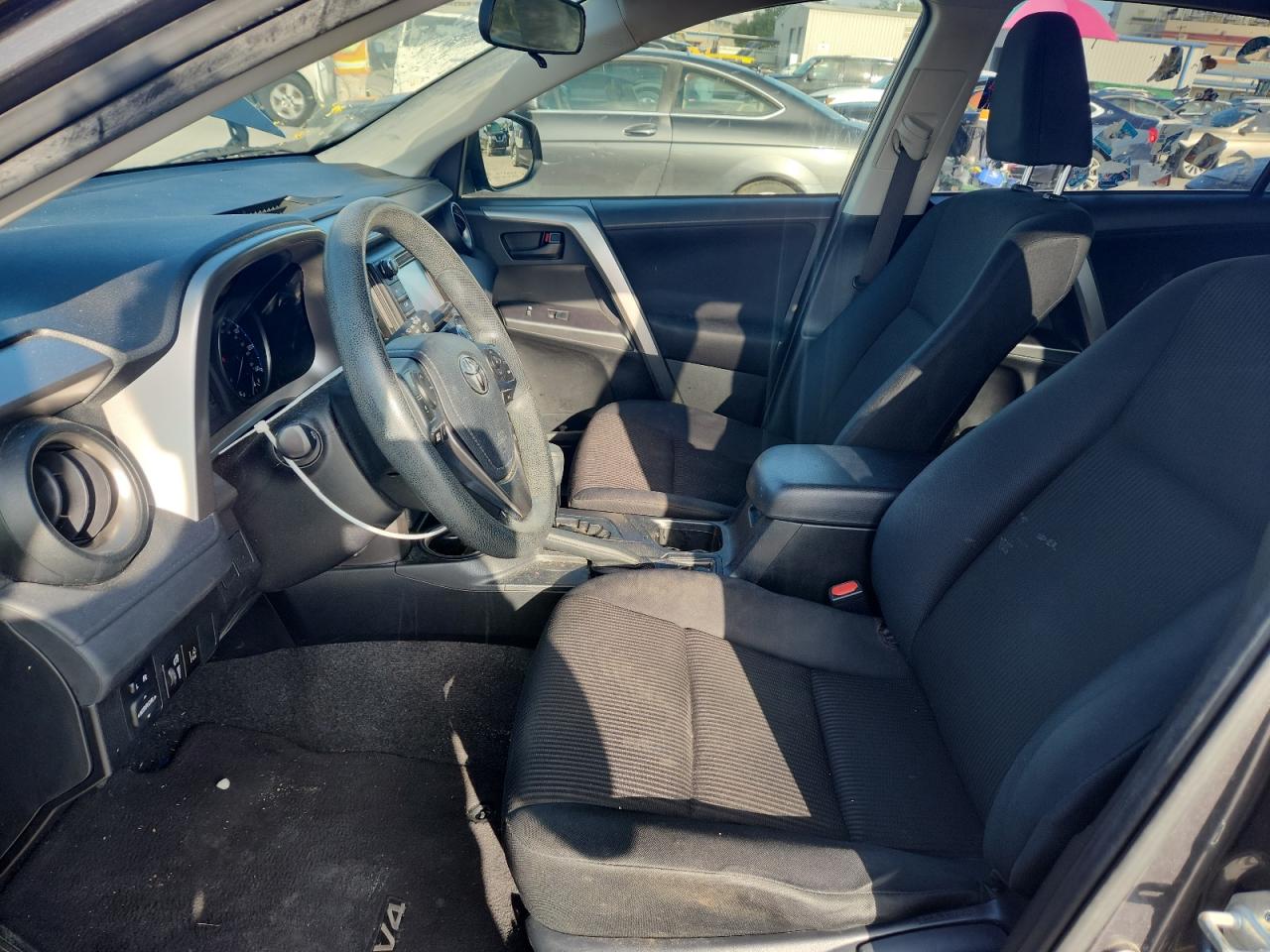 2018 Toyota Rav4 Le VIN: JTMZFREV0JJ158204 Lot: 82266285