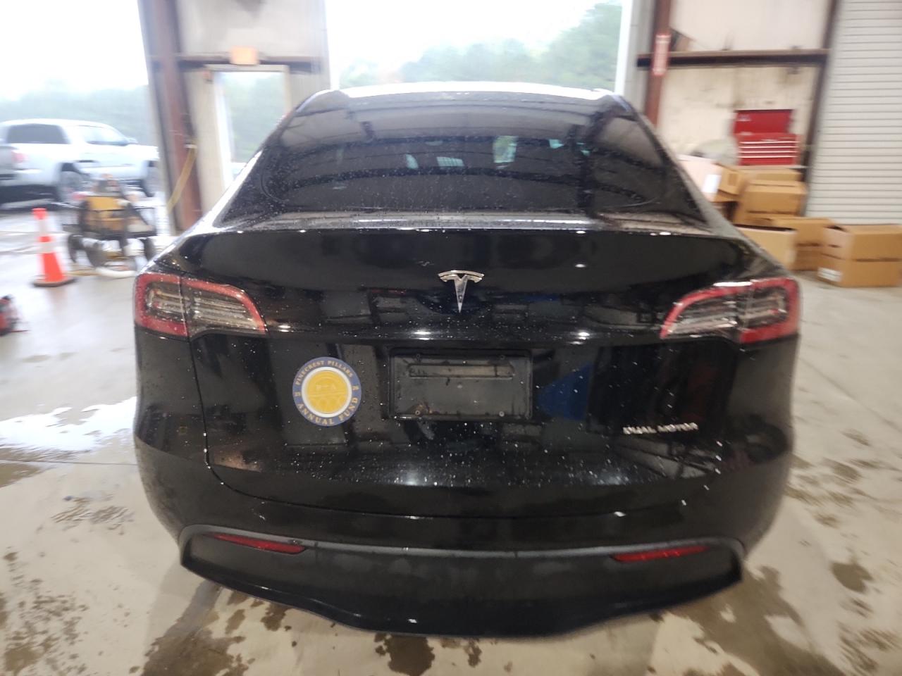 2023 Tesla Model Y VIN: 7SAYGDEE8PA072747 Lot: 89919625