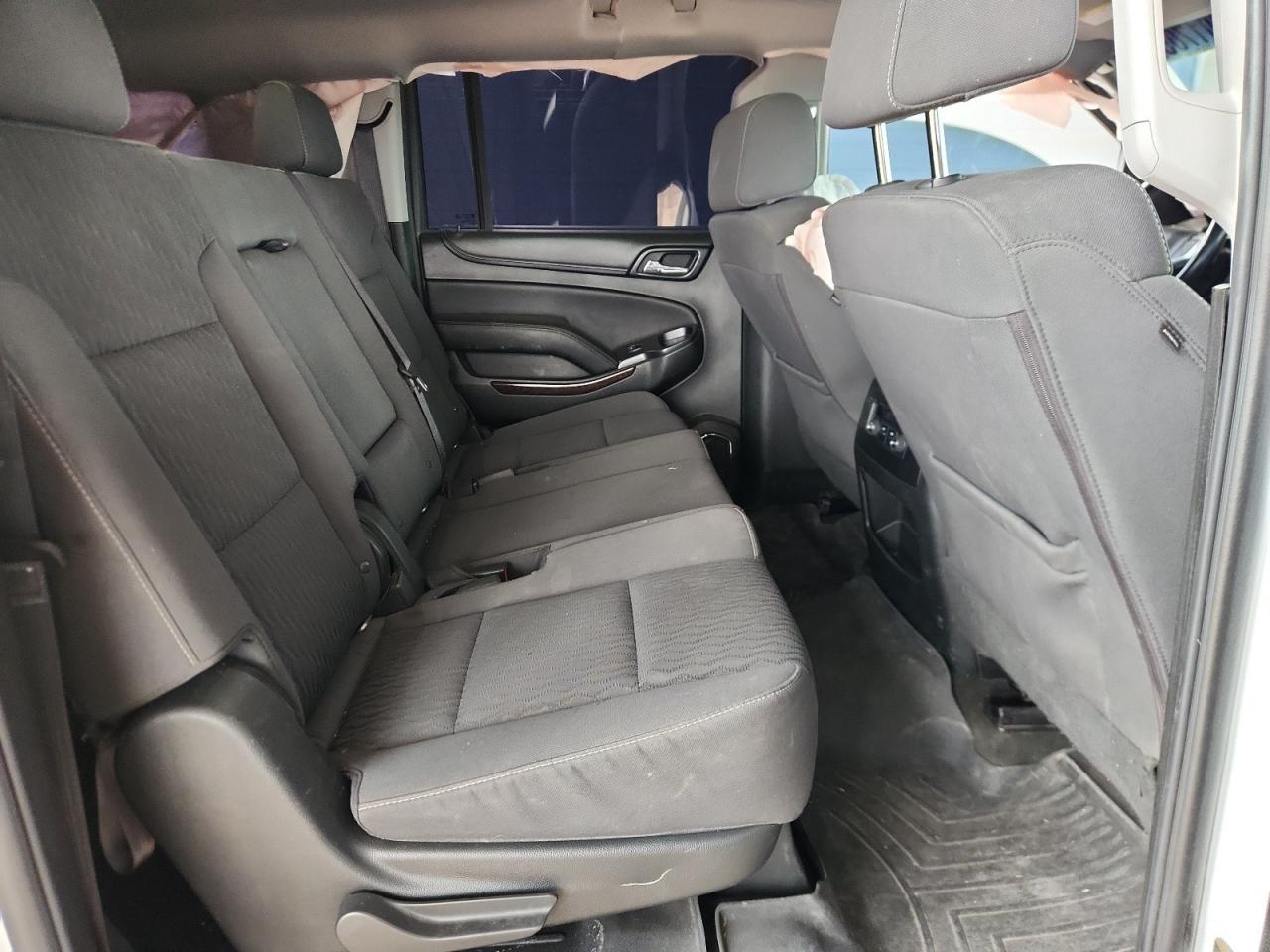 2018 GMC Yukon Xl C1500 Sle VIN: 1GKS1FKC0JR302342 Lot: 86101705