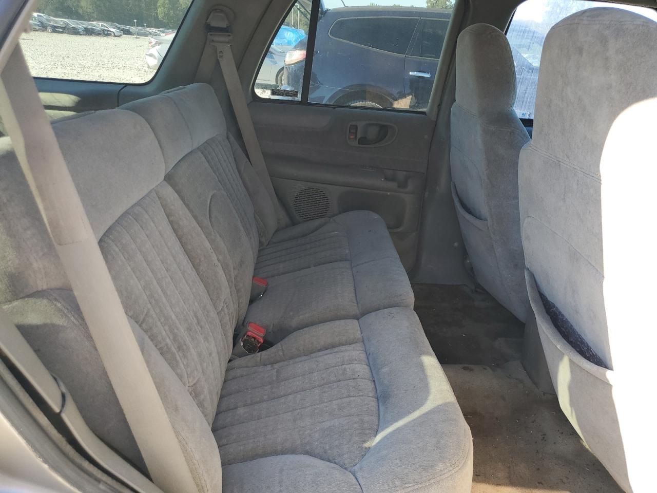 2000 Chevrolet Blazer VIN: 1GNCS13W4Y2237627 Lot: 85003035