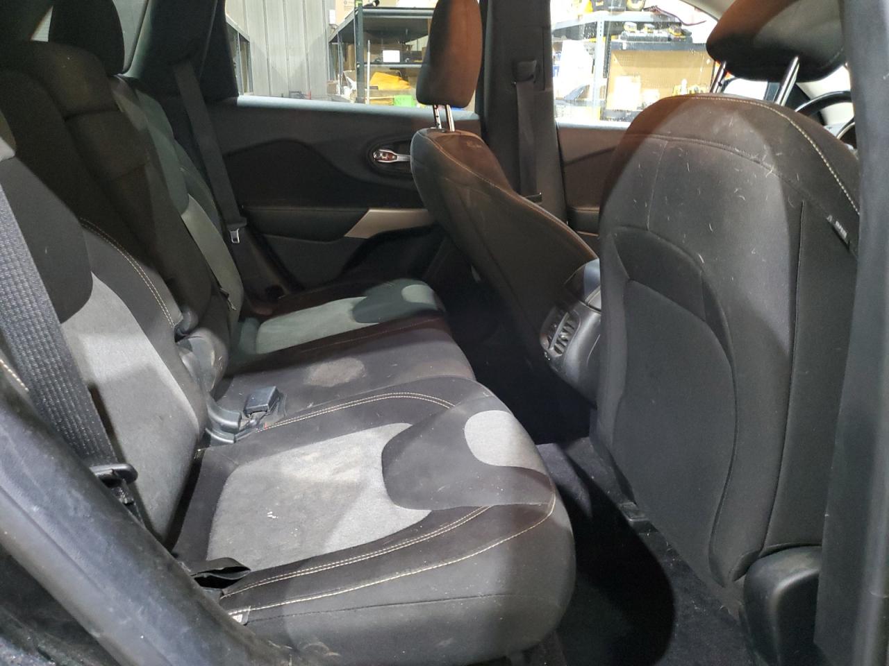 2018 Jeep Cherokee Latitude VIN: 1C4PJMCB1JD508813 Lot: 87239695