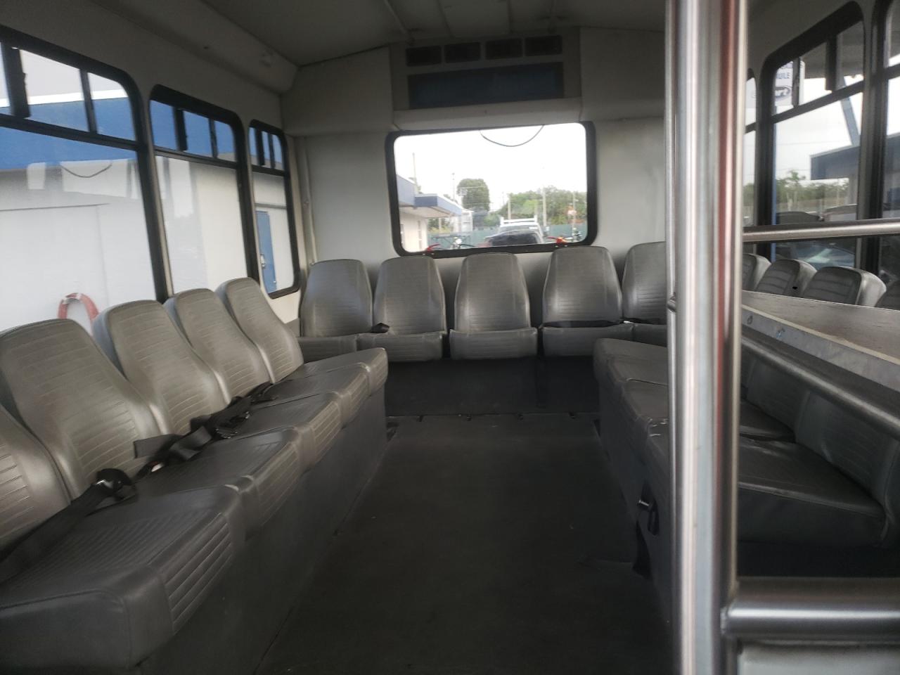 2013 Ford Econoline E350 Super Duty Cutaway Van VIN: 1FDEE3FL3DDB09721 Lot: 85290735