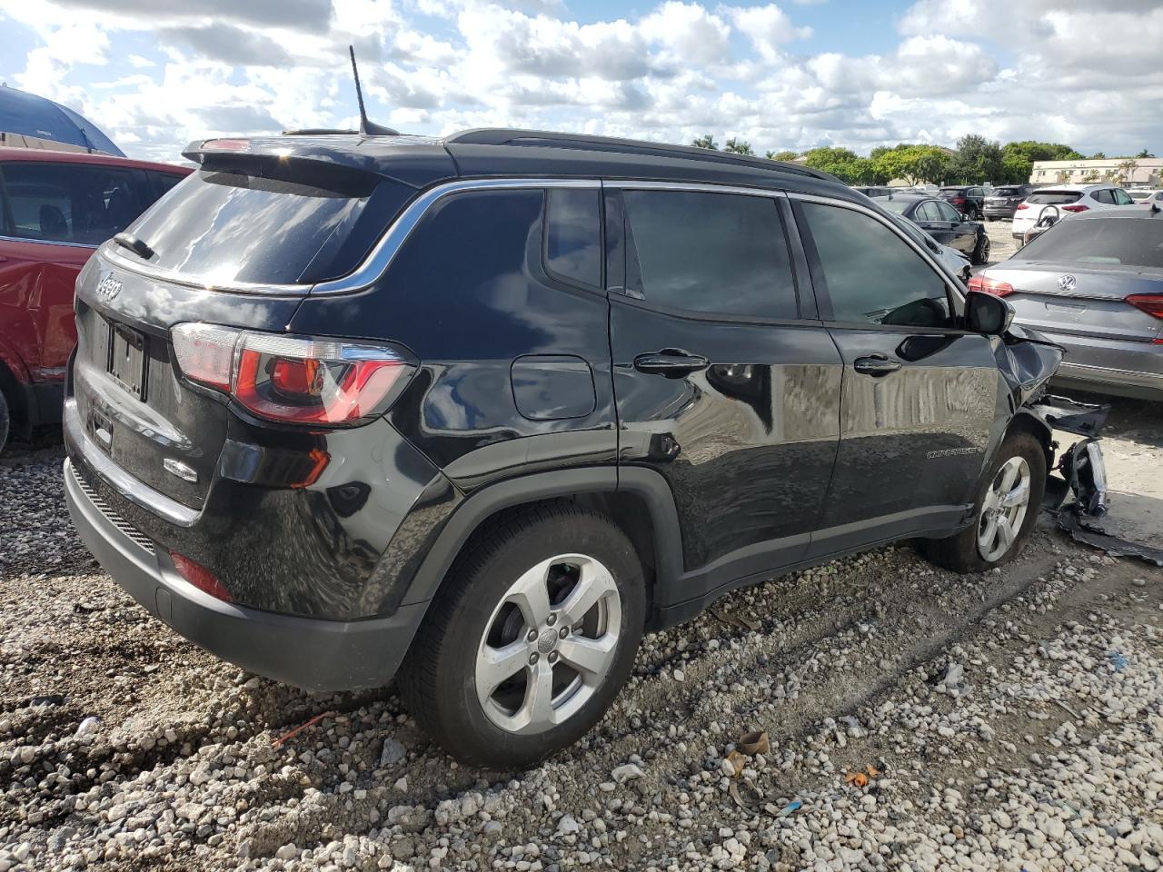 2020 Jeep Compass Latitude VIN: 3C4NJCBB9LT135908 Lot: 84303175