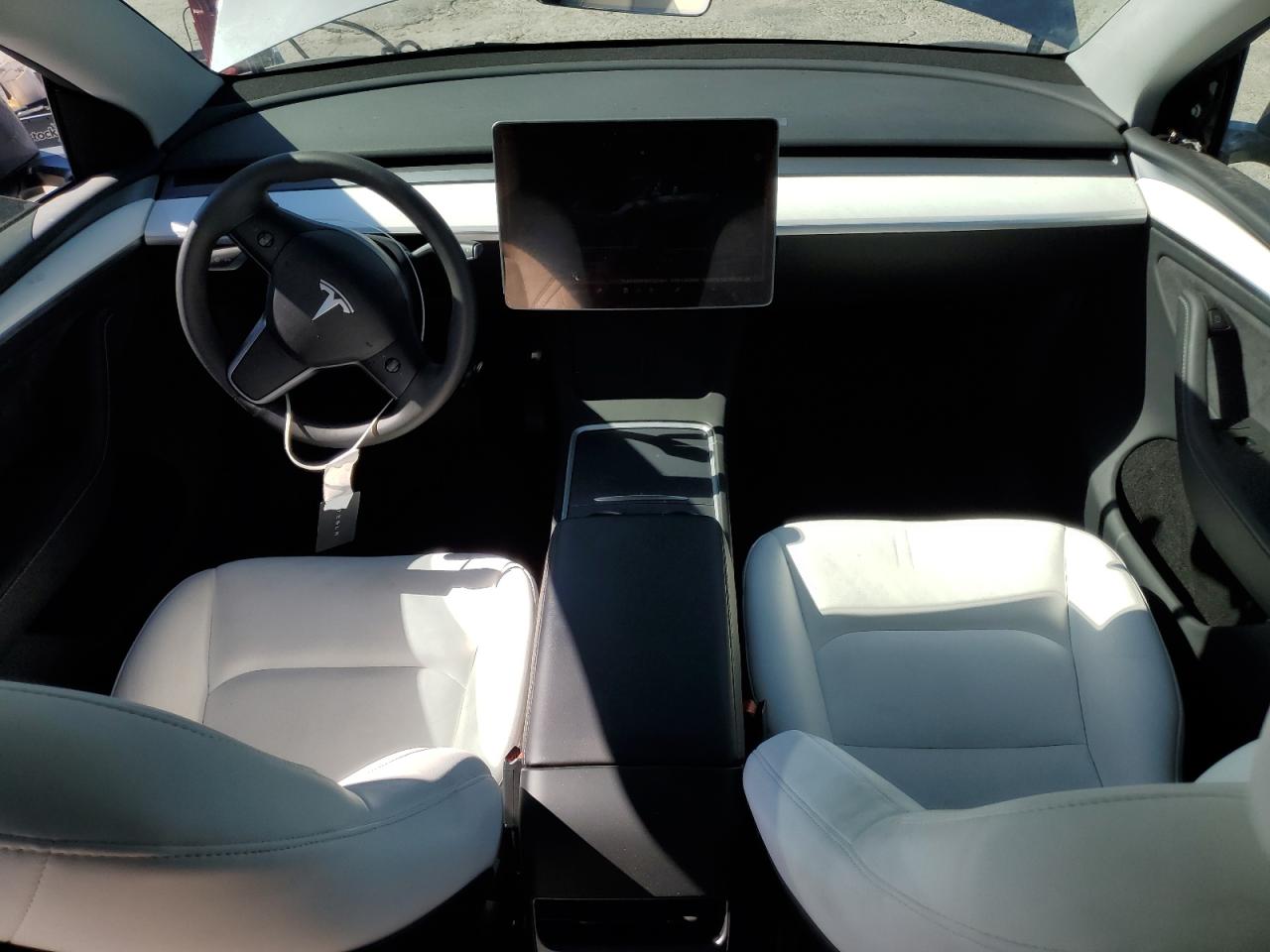 2024 Tesla Model Y VIN: 7SAYGDEE1RA322400 Lot: 87285495