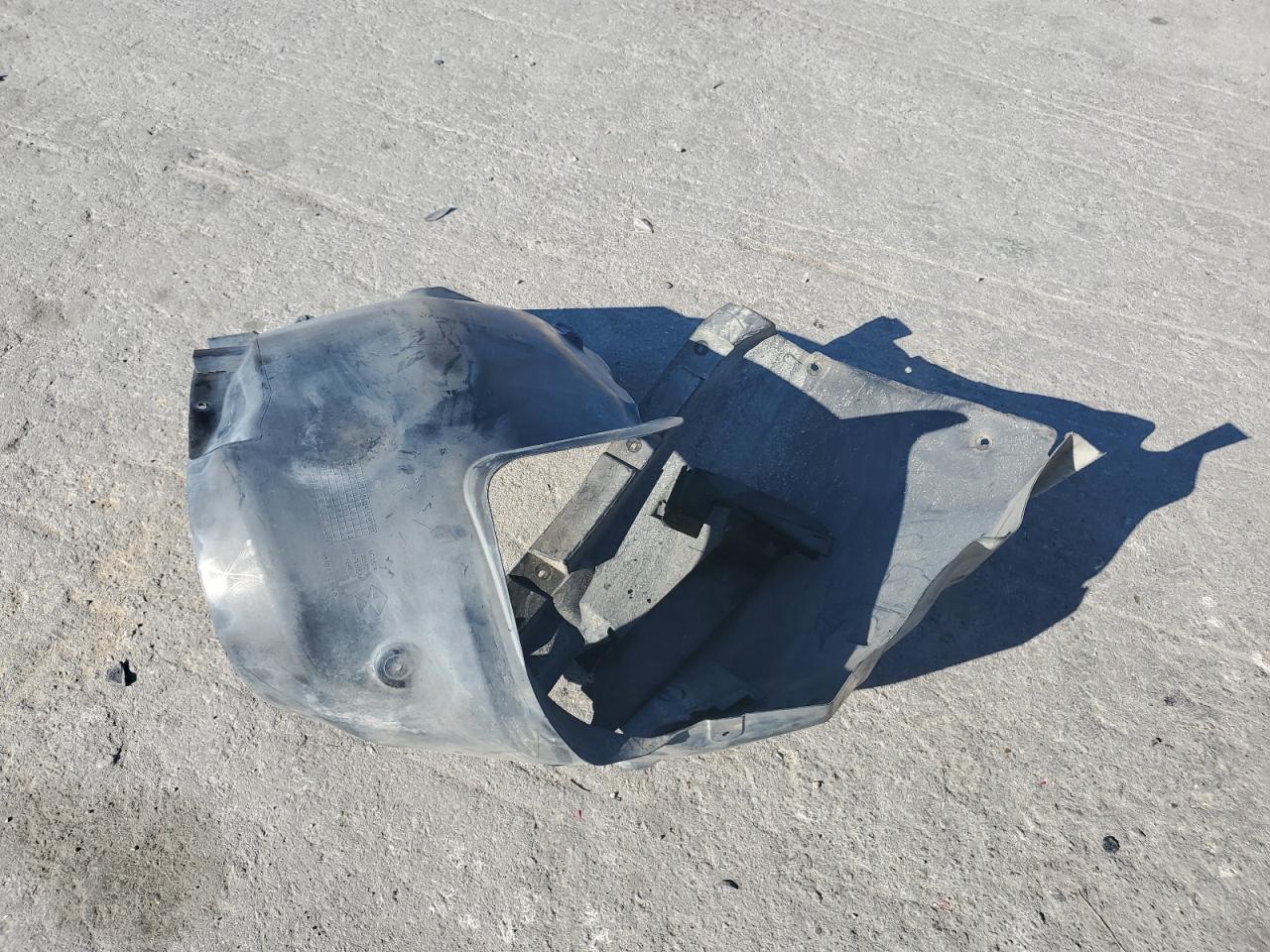 2015 Chrysler 200 Limited VIN: 1C3CCCAB3FN569608 Lot: 82464375