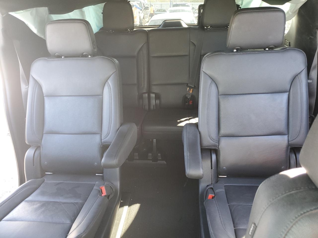 2022 Chevrolet Suburban C1500 Lt VIN: 1GNSCCKD2NR210286 Lot: 86811035