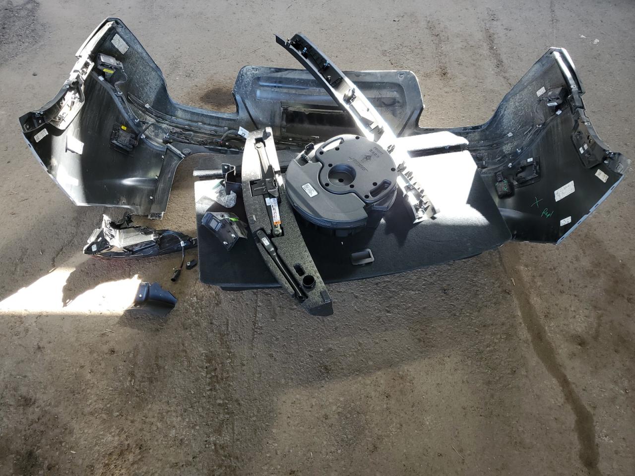 2025 Buick Enclave Preferred VIN: 5GAEVARS7SJ285764 Lot: 84655655