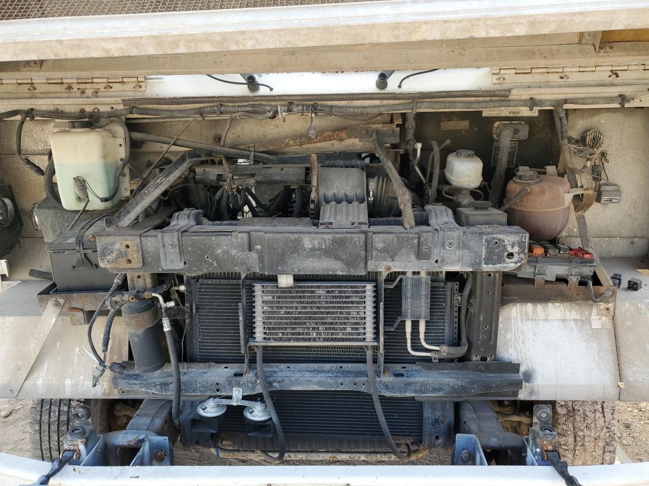 2001 Ford F450 Super Duty Delivery Truck VIN: 1FCLE49L51HA69935 Lot: 89726345