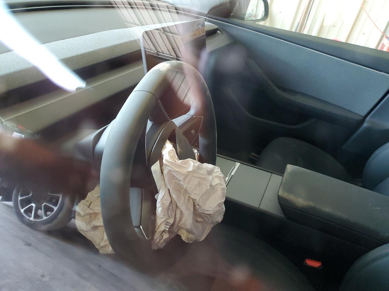 2025 Tesla Model 3 VIN: 5YJ3E1EAXSF068011 Lot: 87240765