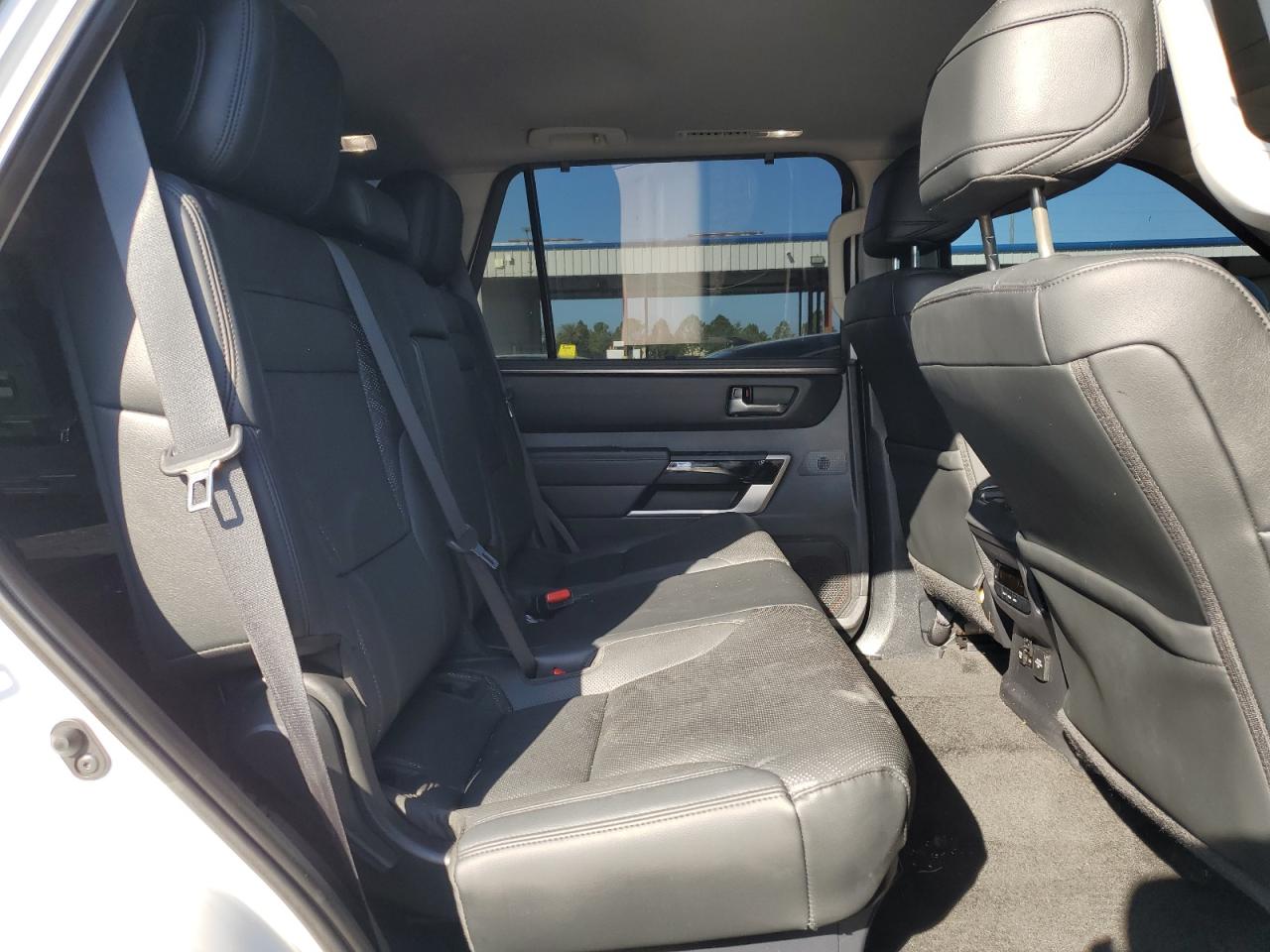 2024 Toyota Sequoia Sr5 VIN: 7SVAAABA9RX047969 Lot: 81901235