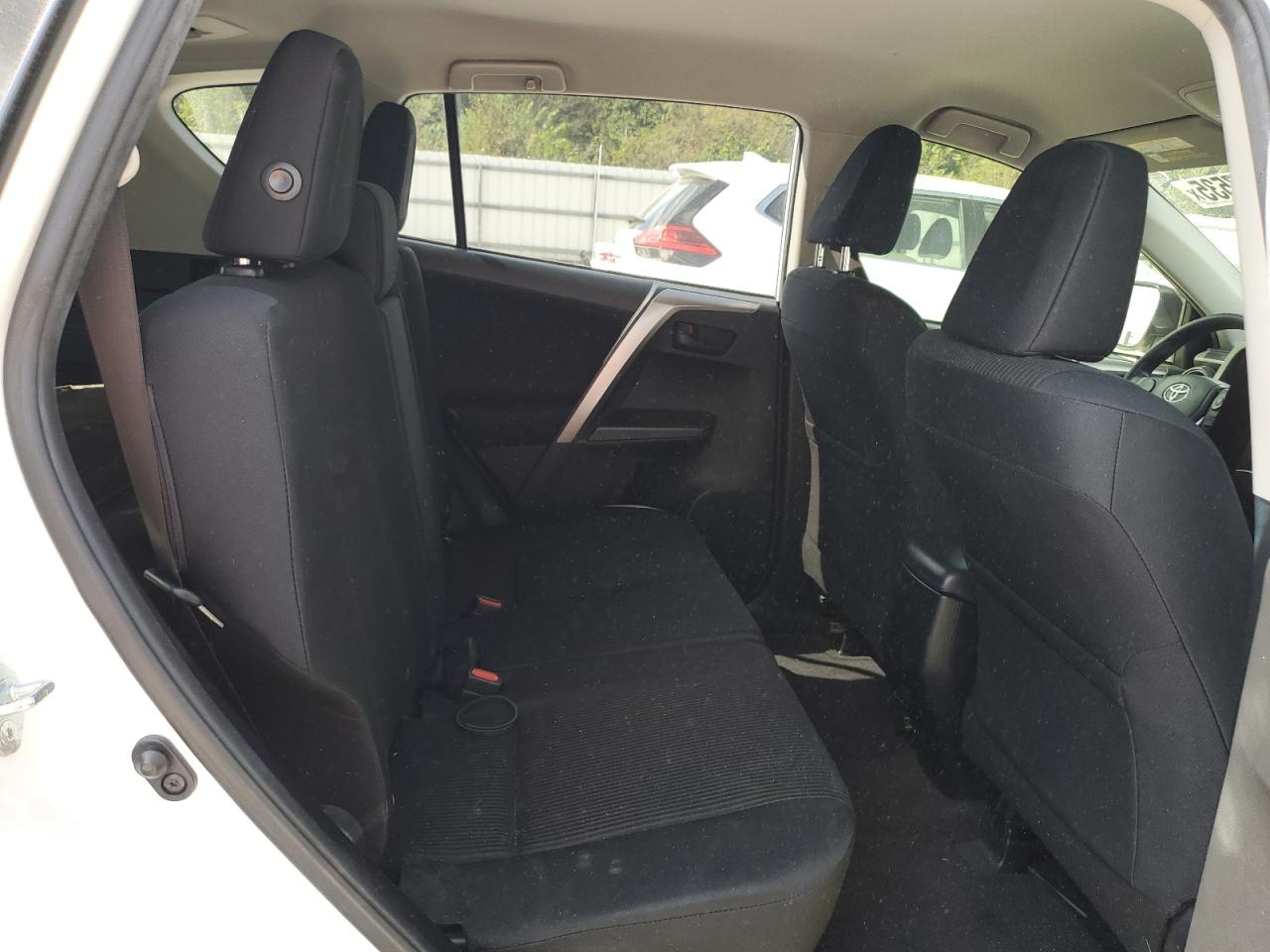 2017 Toyota Rav4 Le VIN: JTMZFREV9HJ132100 Lot: 84737535