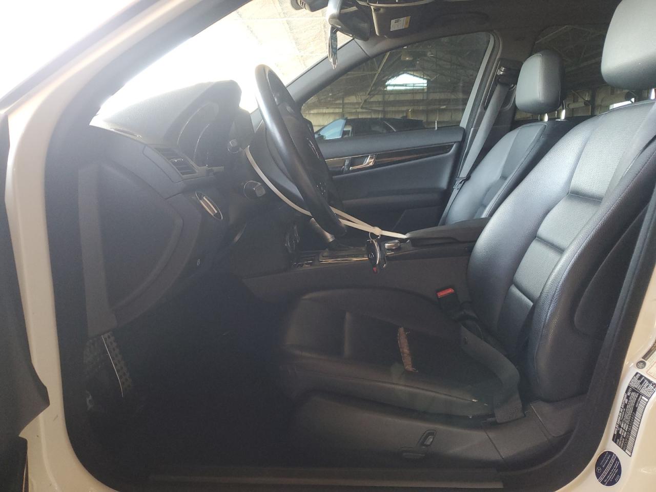 2011 Mercedes-Benz C 300 VIN: WDDGF5EB1BA526922 Lot: 87312895