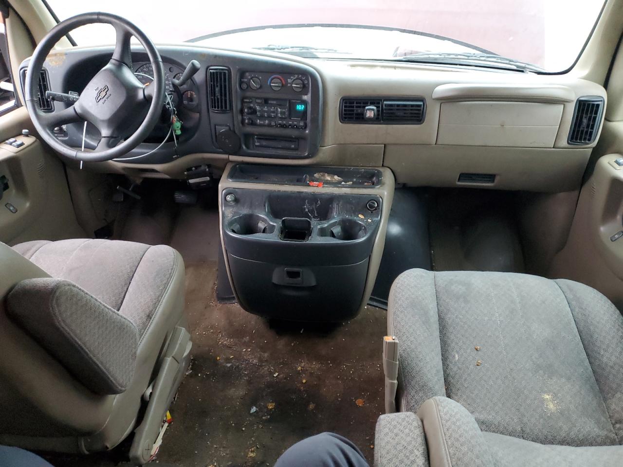 2000 Chevrolet Express G3500 VIN: 1GAHG39J1Y1143890 Lot: 82657315