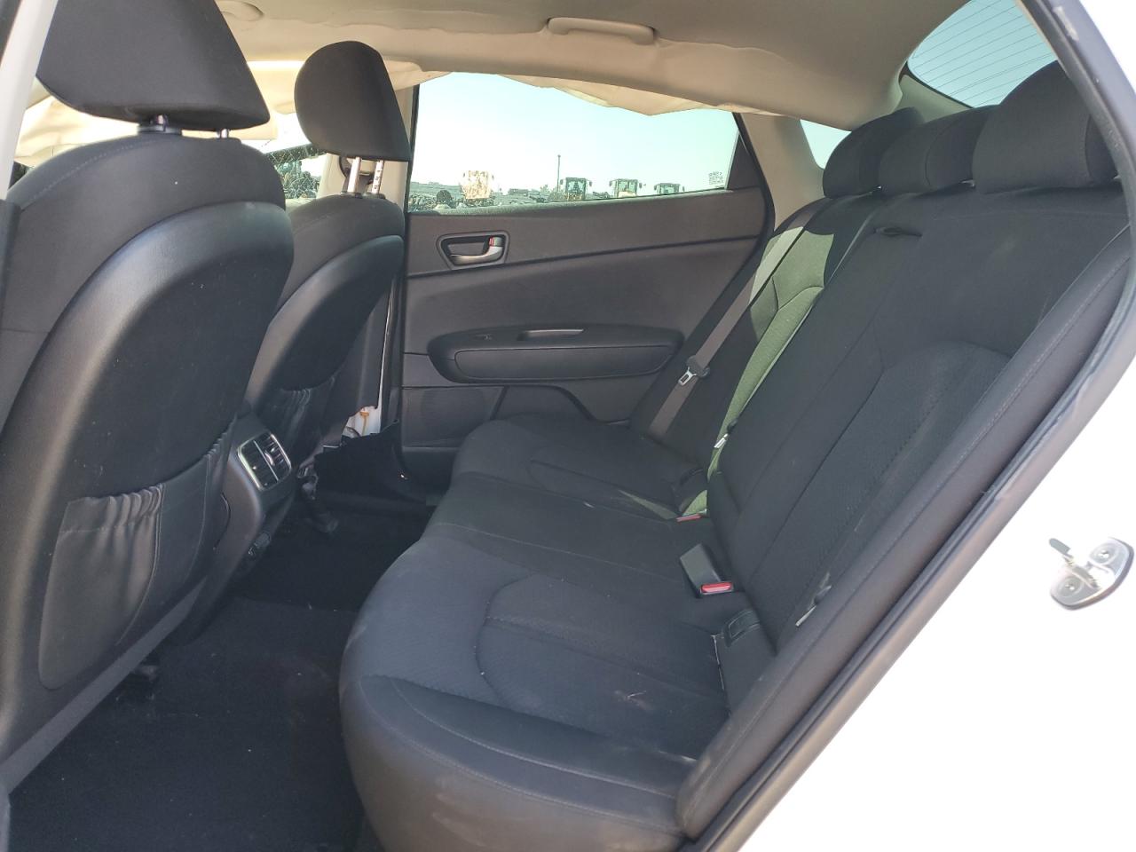 2017 Kia Optima Hybrid VIN: KNAGT4LE5H5011172 Lot: 85005705