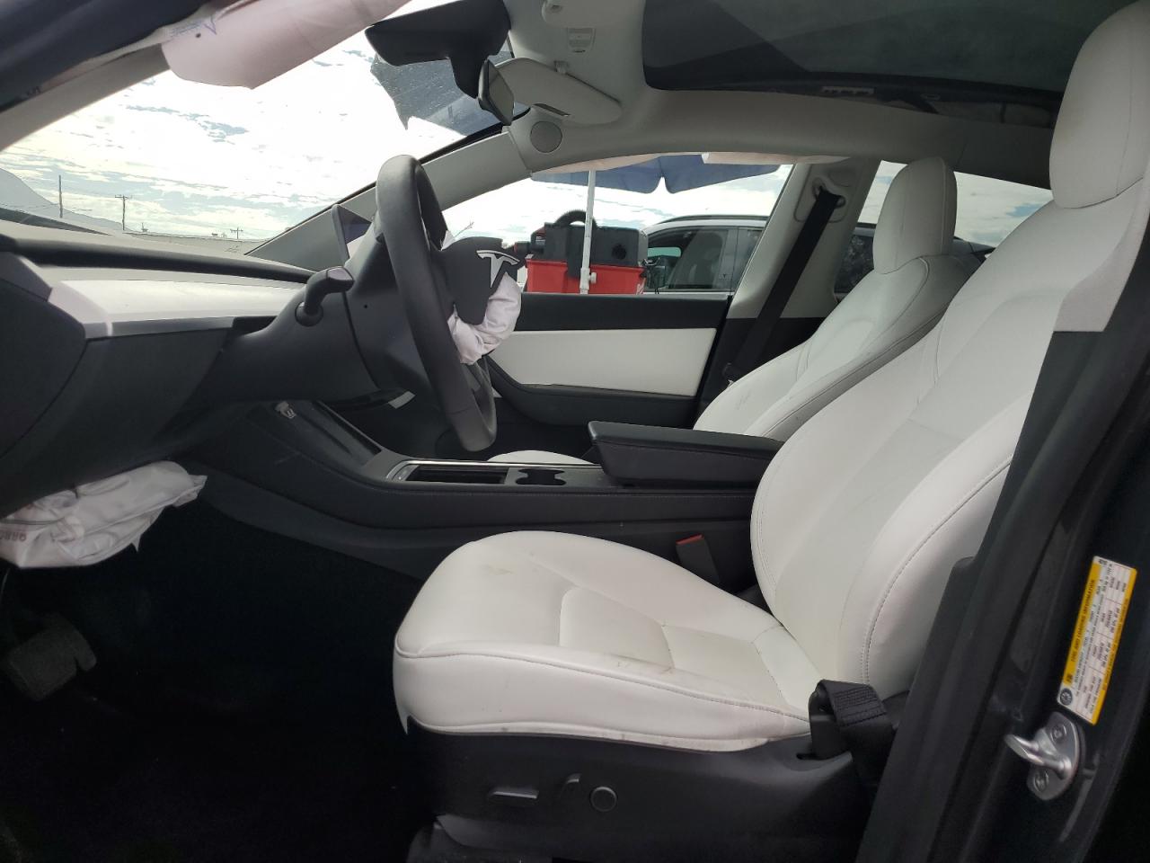 2022 Tesla Model Y VIN: 7SAYGAEEXNF402192 Lot: 82283335