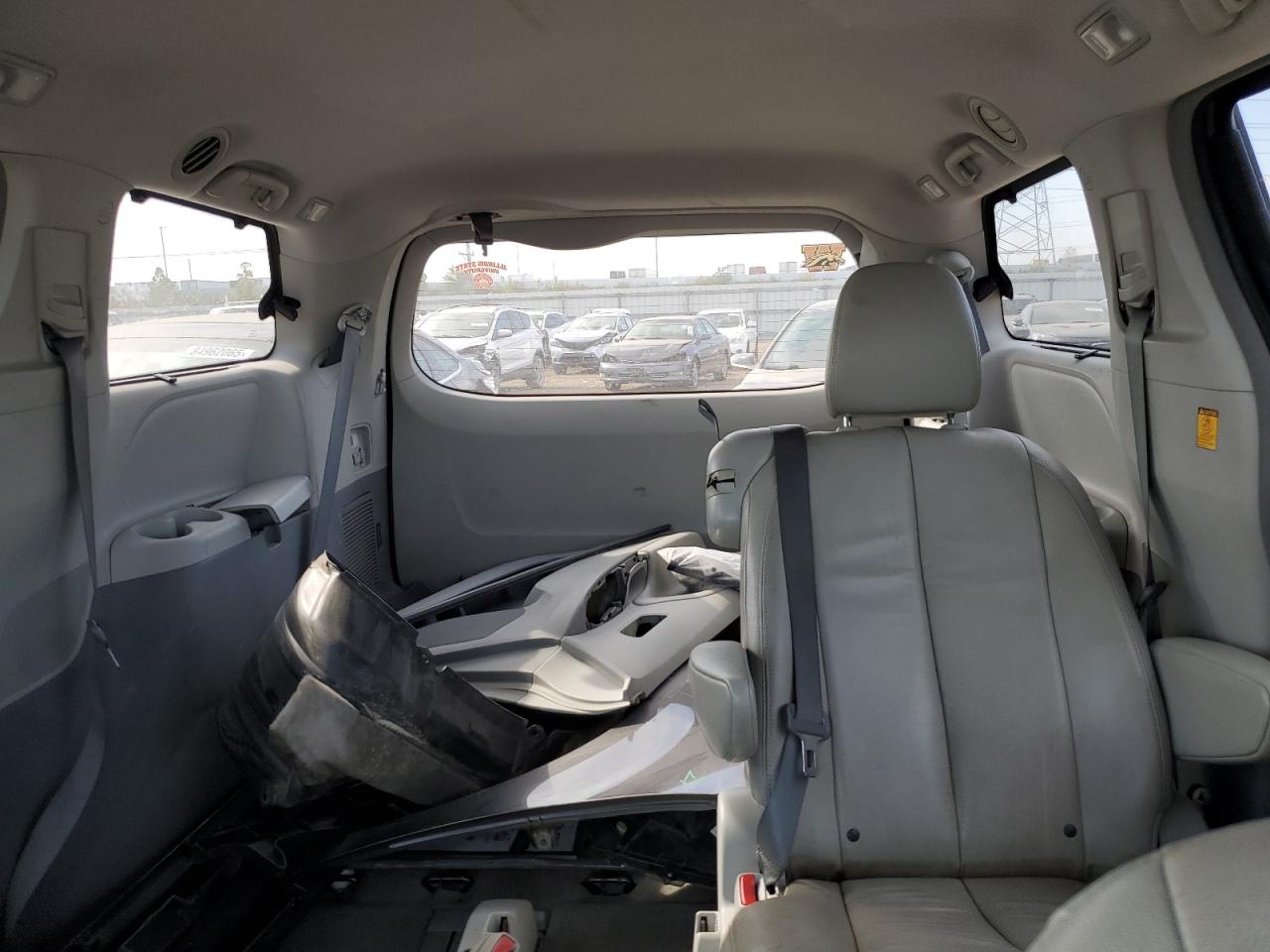 2012 Toyota Sienna Xle VIN: 5TDYK3DC8CS279265 Lot: 82003505