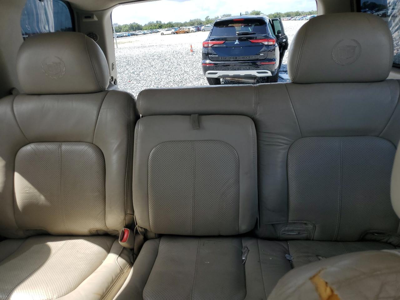 2002 Cadillac Escalade Luxury VIN: 1GYEC63T52R238019 Lot: 85906145