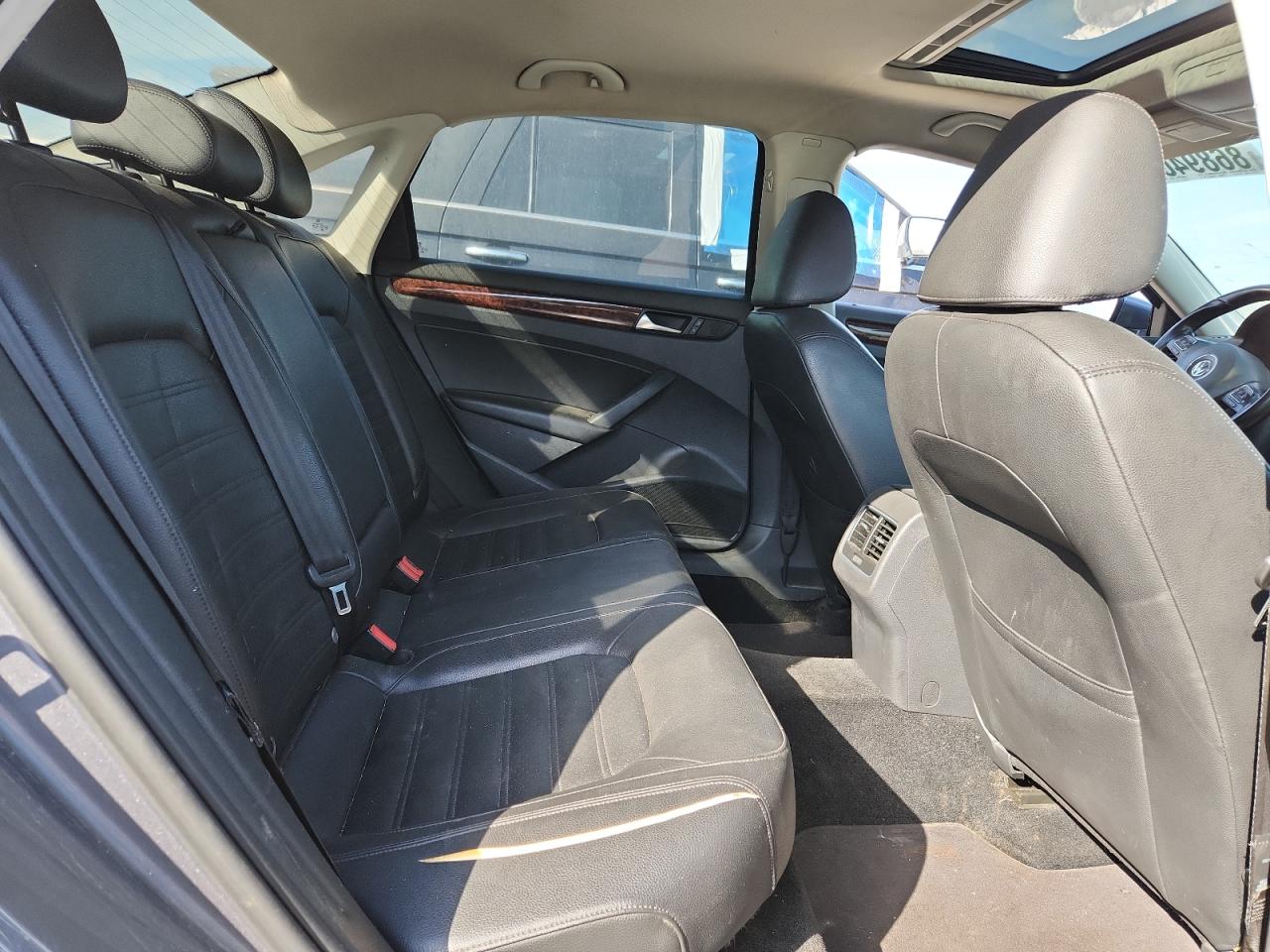 2013 Volkswagen Passat Sel VIN: 1VWCP7A30DC092030 Lot: 86894095