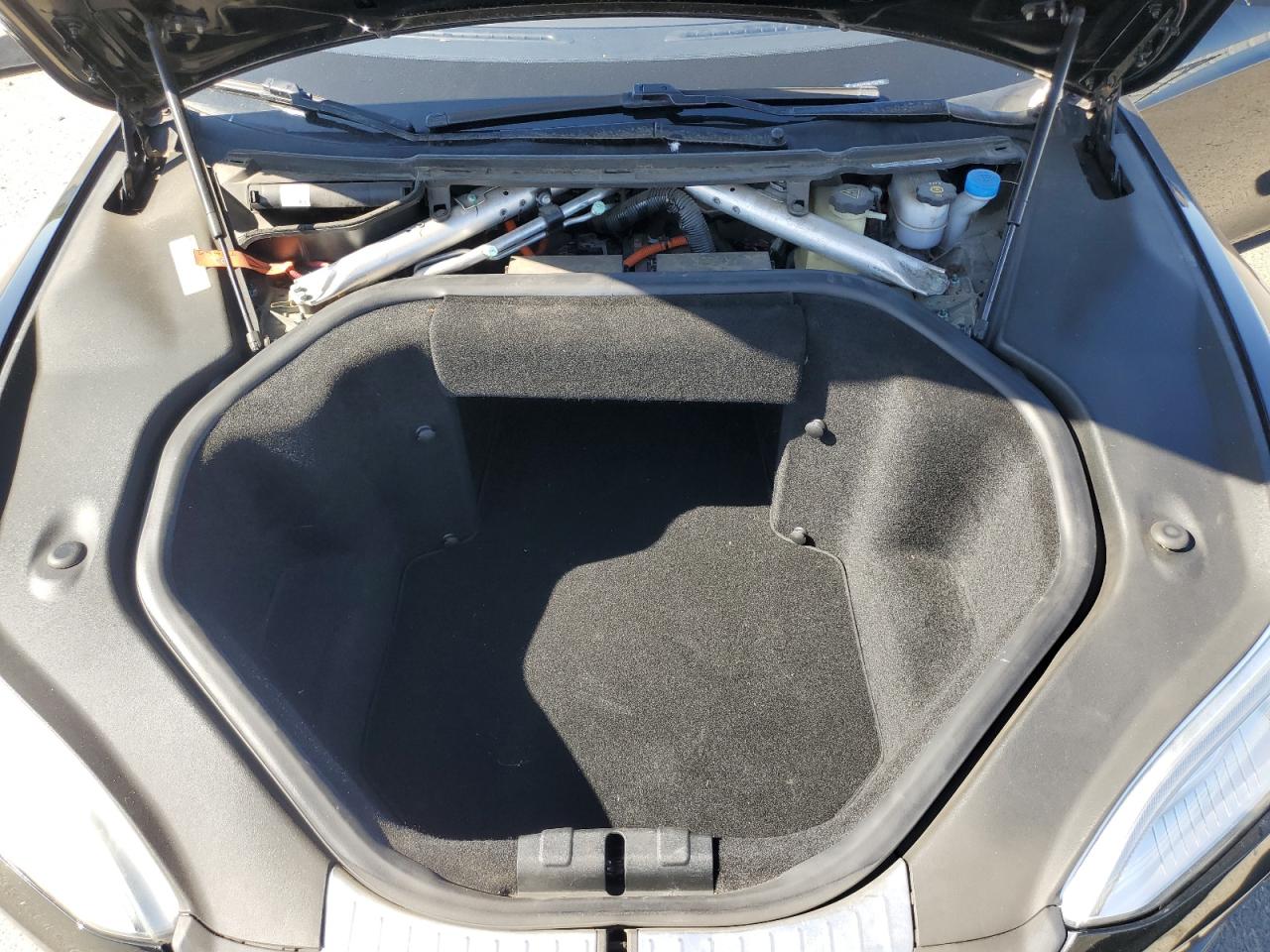 2014 Tesla Model S VIN: 5YJSA1H16EFP32795 Lot: 85000675