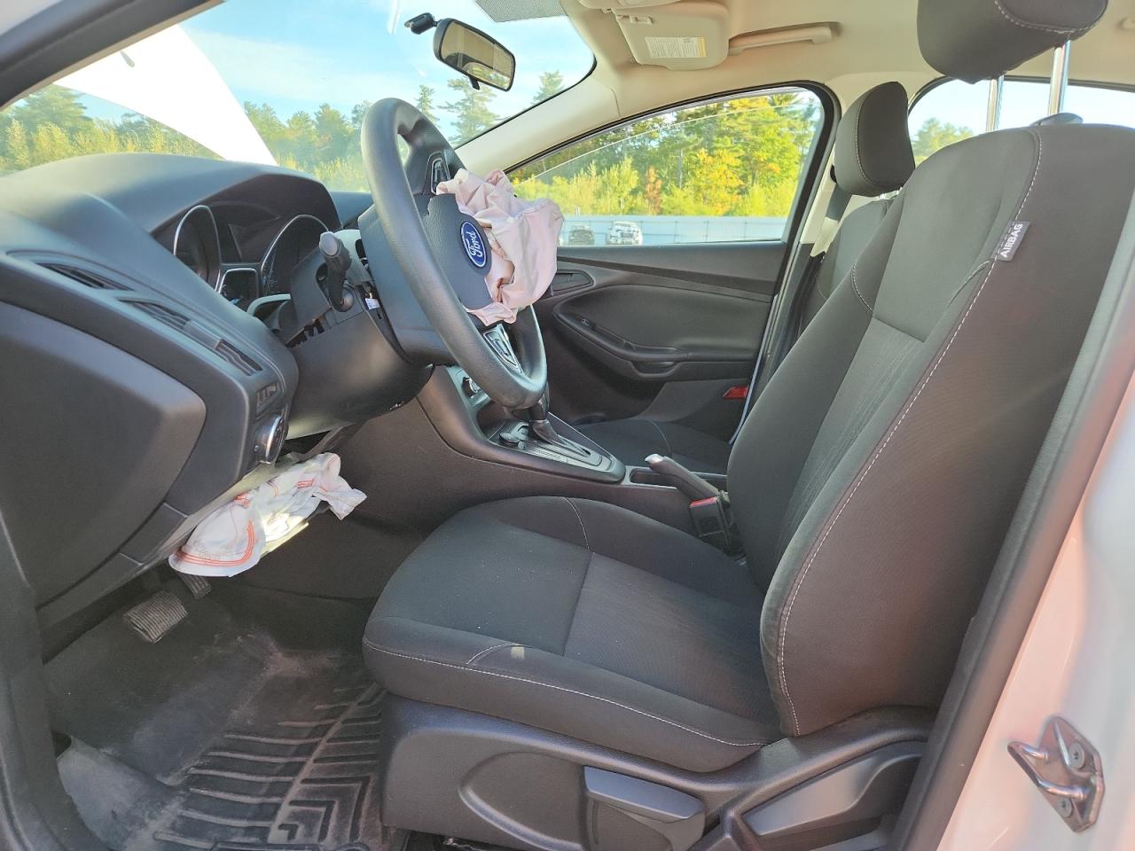 2018 Ford Focus S VIN: 1FADP3E28JL318365 Lot: 84600225