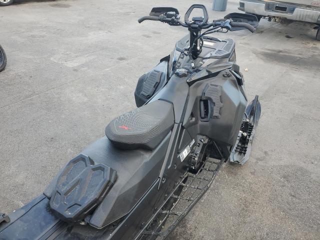 2024 SKIDOO SUMMIT X  