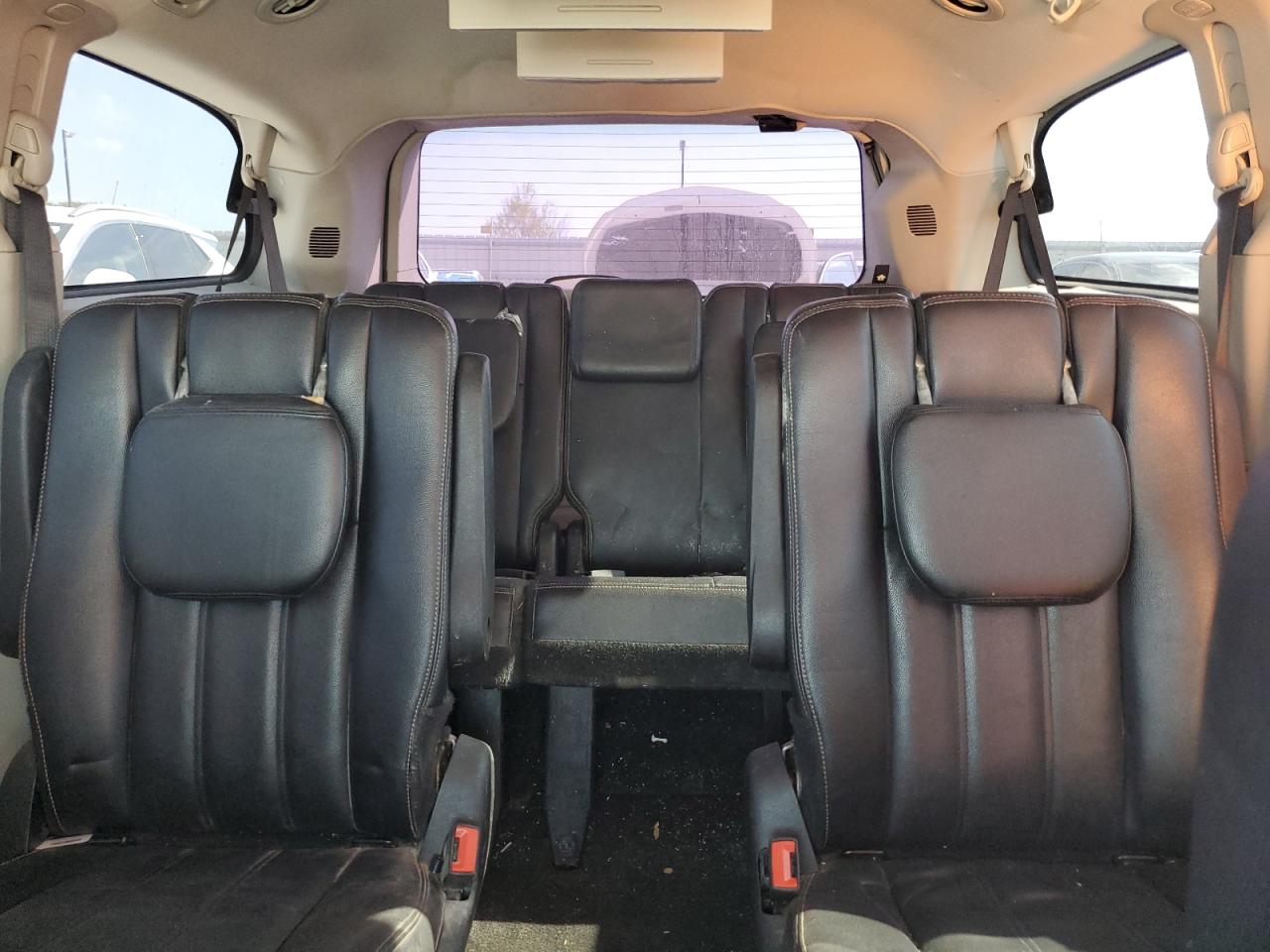 2015 Chrysler Town & Country Touring VIN: 2C4RC1BG9FR571452 Lot: 85123145