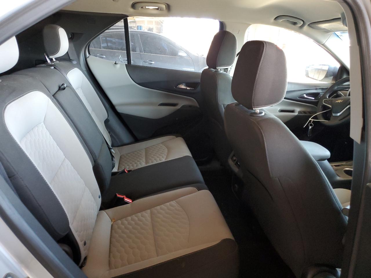 2018 Chevrolet Equinox Ls VIN: 2GNAXHEV6J6211092 Lot: 82217175