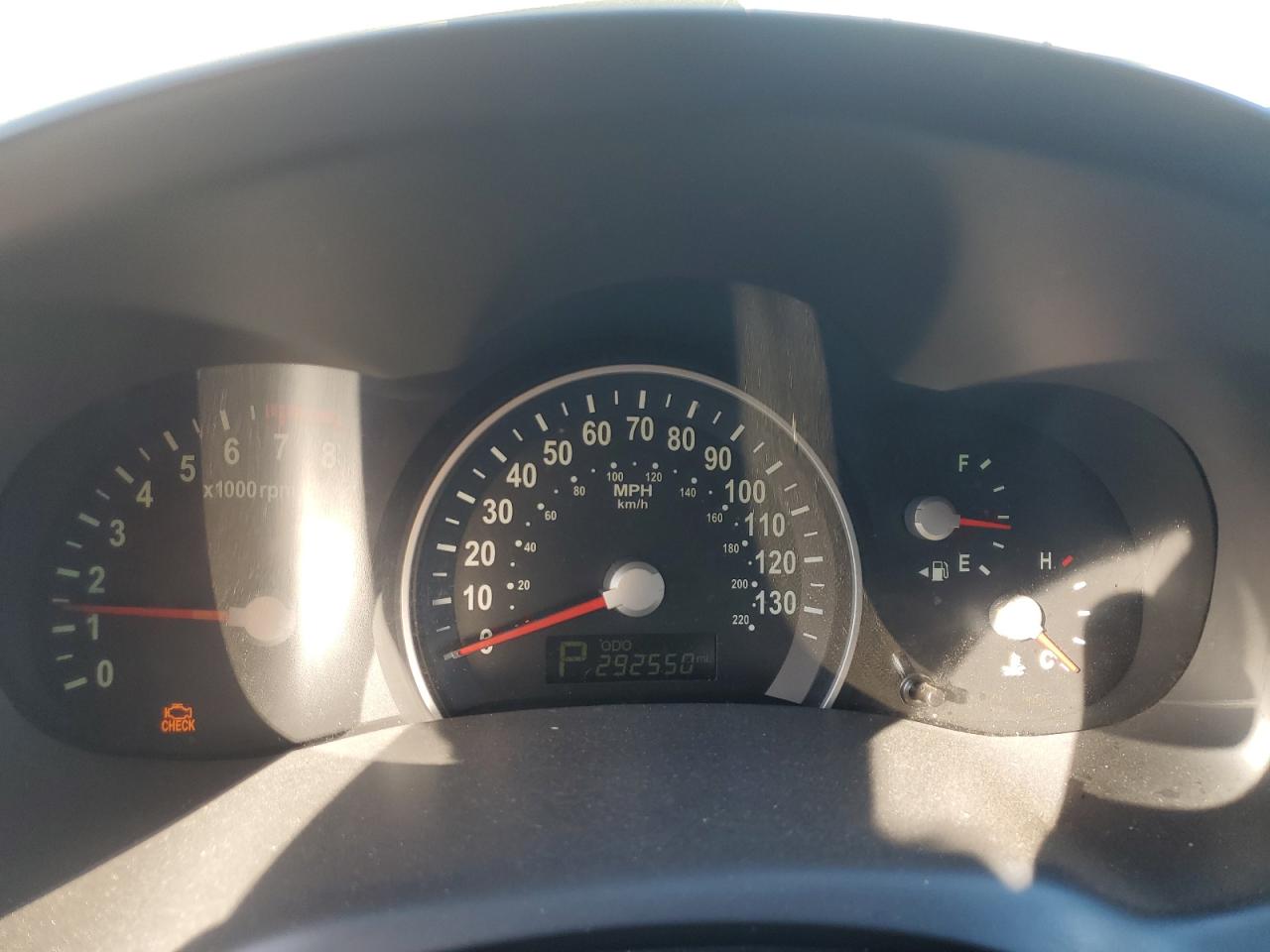 2011 Kia Sedona Lx VIN: KNDMG4C77B6404006 Lot: 84786095