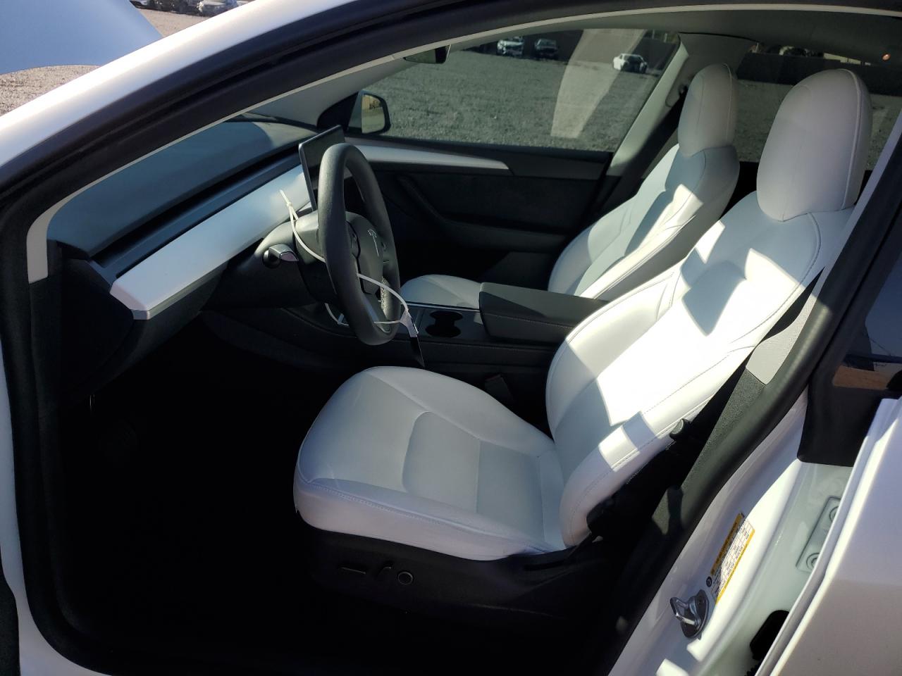 2022 Tesla Model Y VIN: 7SAYGDEE0NF542902 Lot: 84438855